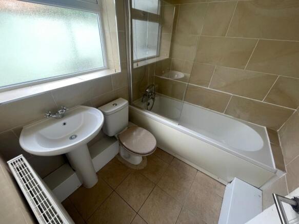 2 bed Terraced to rent Image 7