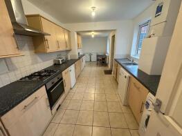 16, Grove Road, Nottingham NG7 1HJ