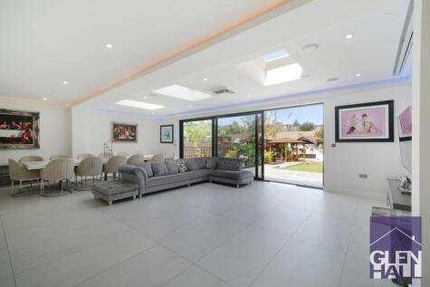 Bourne Hill, London, N13