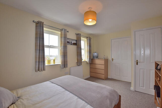 2 bed Apartment for sale Image 12