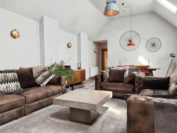 3 bed Barn Conversion for sale Image 6