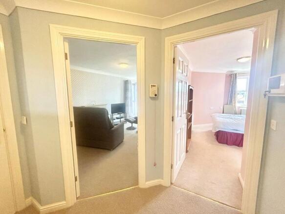 1 bed Flat for sale Image 6