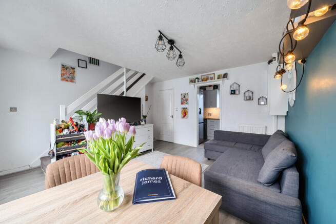 1417161569970713e3992