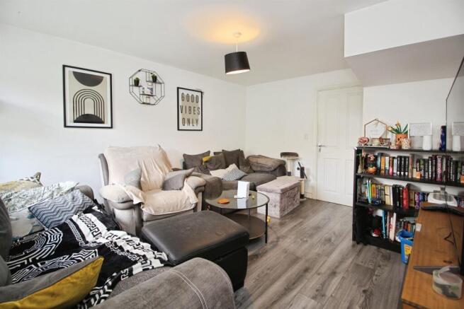 3 bed Town House for sale Image 4