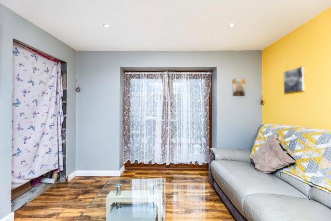 3 bed Semi-Detached for sale Image 9