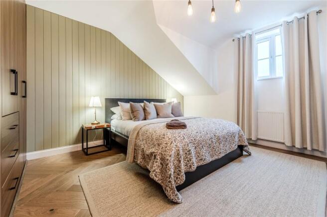 4 bed Town House for sale Image 9