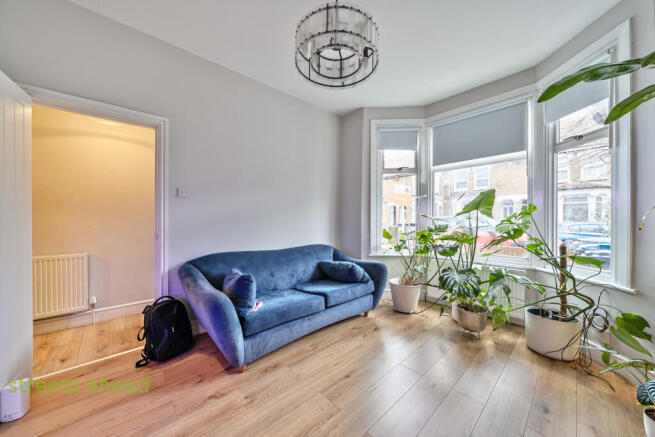 b6577622-e671-48a...