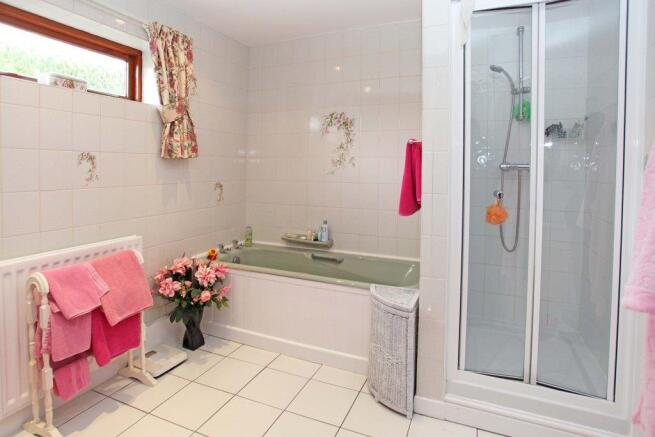 Bathroom.JPG