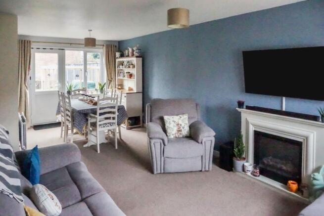 Lounge/Dining Room