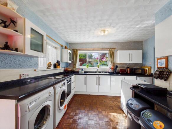 3 bed Semi-Detached for sale Image 2