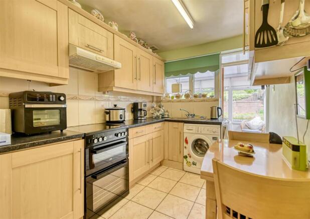 40 Ludlow Road-2.jpg