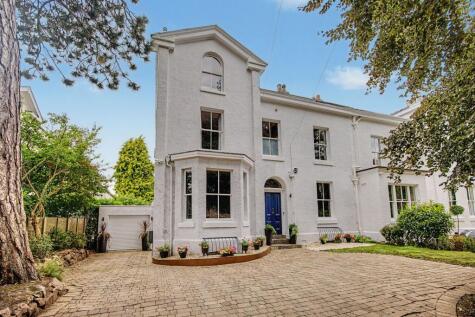 15 The Firs, Bowdon, WA14