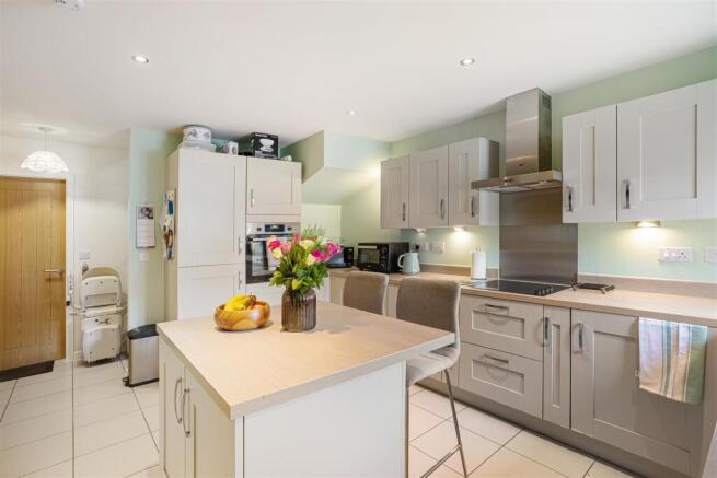 20 Abbott Close-11.jpg