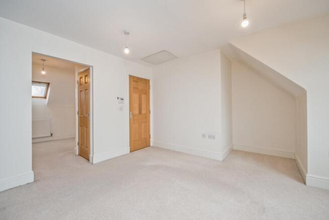 3 bed Terraced for sale Image 7