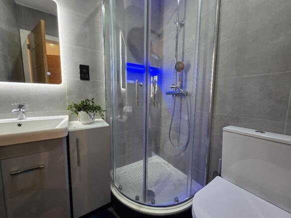 En-suite Shower Room/WC