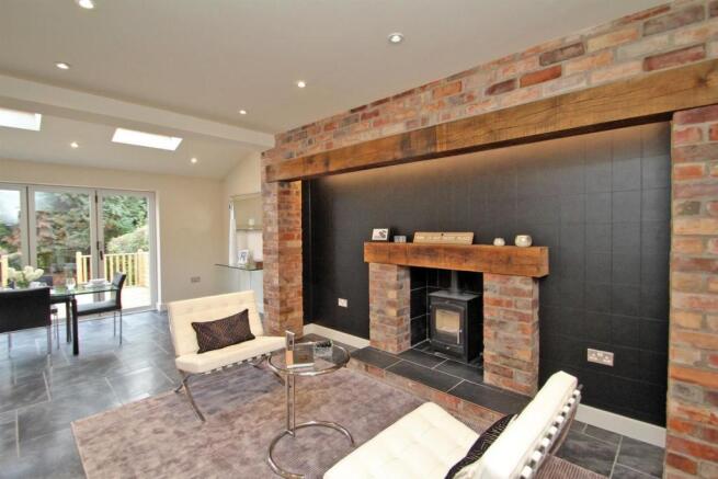 FAMILY/SEATING AREA