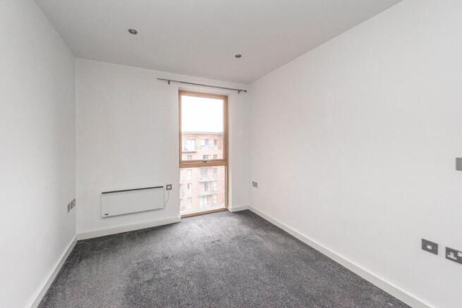 2 bed Flat to rent Image 11