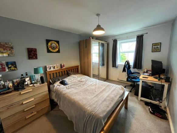 5 bed Detached for sale Image 11