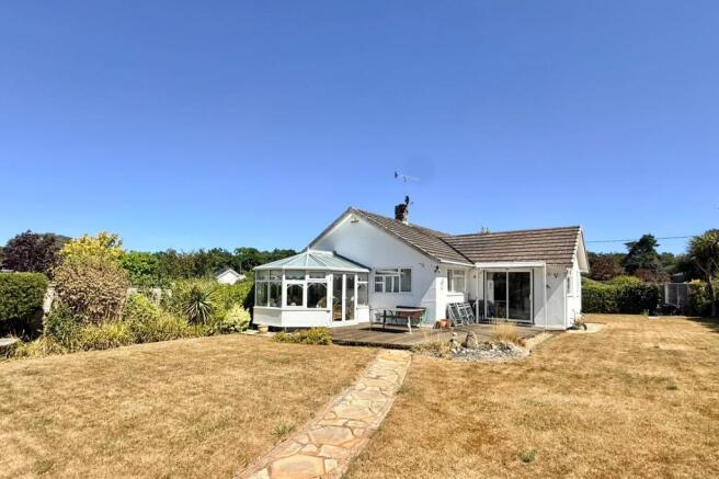 pine manor road ashley heath