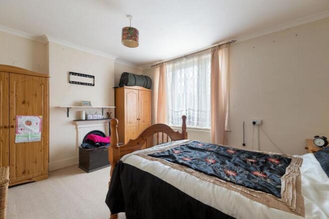 Bedroom 1.jpg
