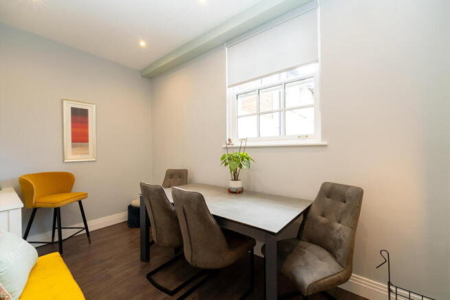 Orme Court, Essendon, Hatfield, AL9 6BP photo 4