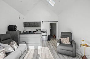 25, Chestnut Avenue, Walderslade, Chatham ME5 9AH