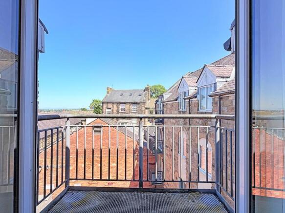 2 bed Flat for sale Image 8