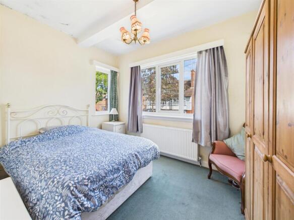 3 bed Flat for sale Image 7