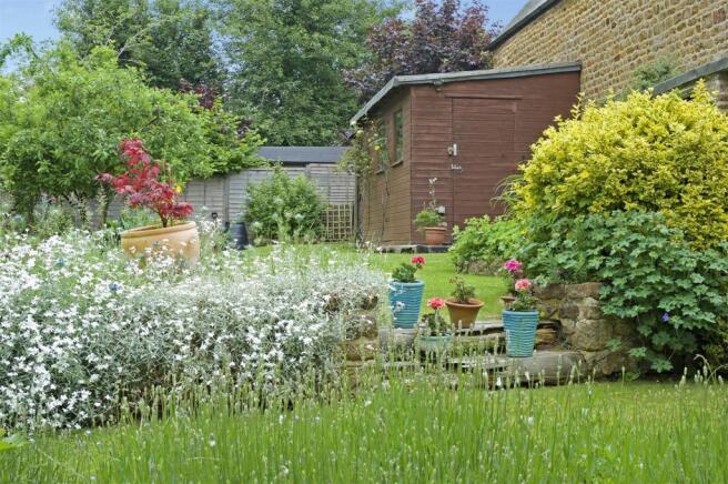 Throstle Cottage fpz