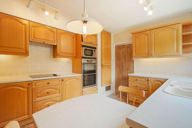 4 bed Detached for sale Image 10
