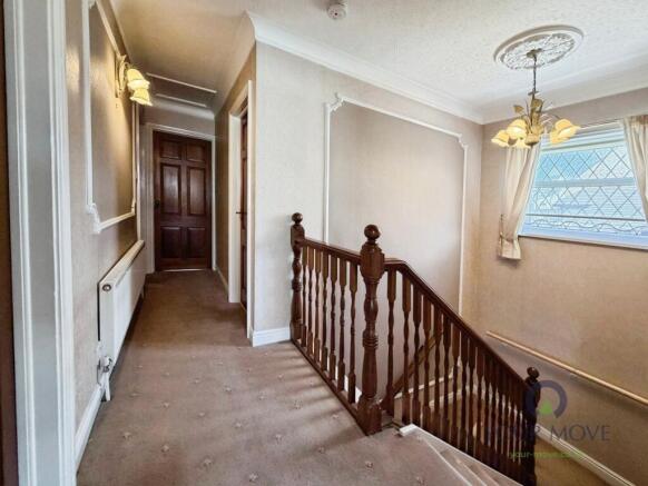 4 bed Bungalow for sale Image 11