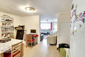 6, Sussex Close, Gants Hill, Ilford IG4 5DP