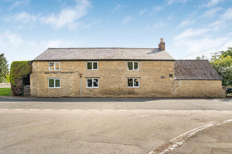 1 Bull Street, Aston, OX18