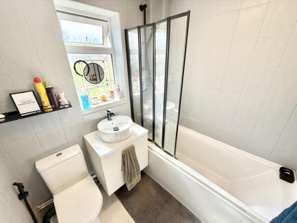 3 bed Semi-Detached for sale Image 10