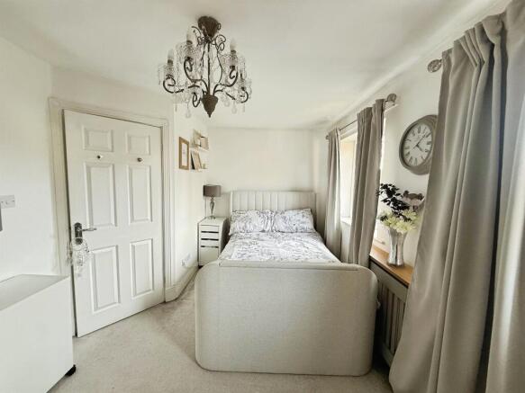 3 bed Semi-Detached for sale Image 10