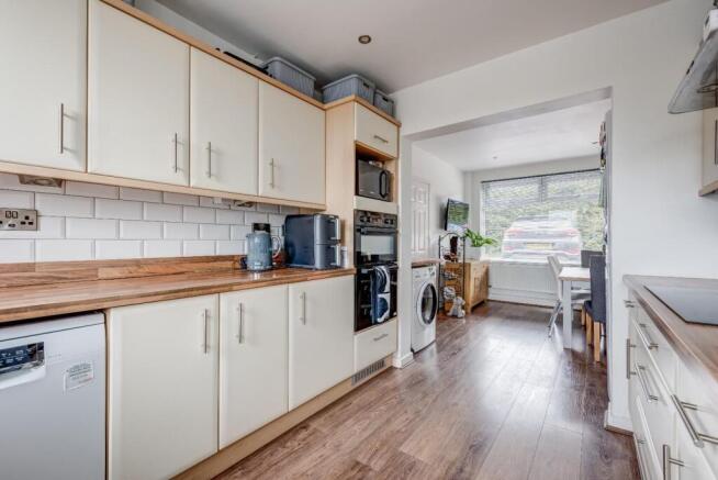 42MonterneyCrescent(Interior)-11.jpg