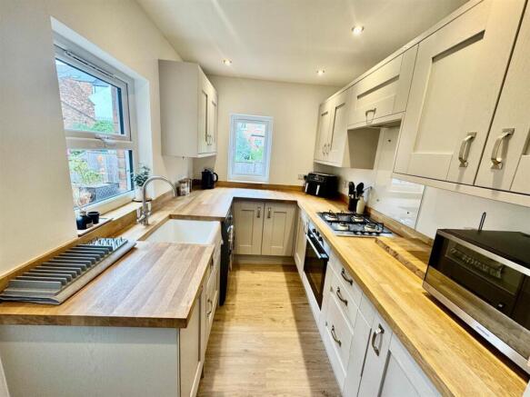 2 bed Terraced for sale Image 11