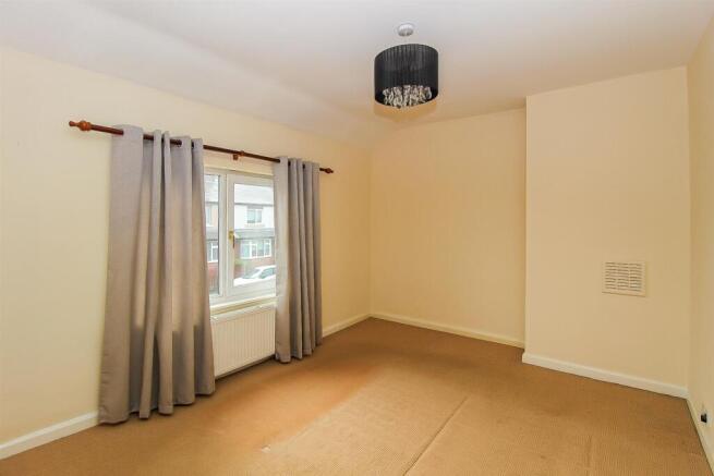 2 bed House for sale Image 6