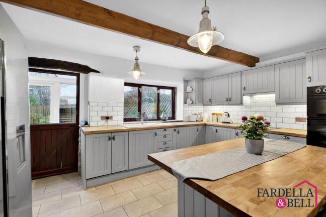3 bed Semi-Detached for sale Image 12