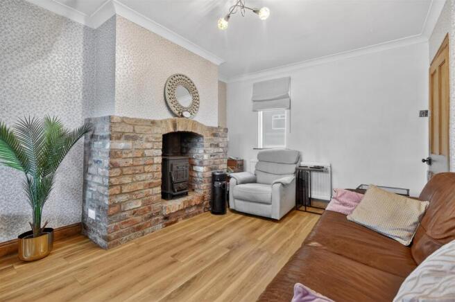 2 bed Semi-Detached for sale Image 5