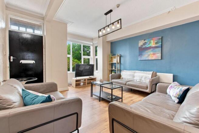6 bed House to rent in leeds