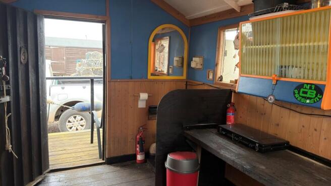 Hut 5 Felixstowe Ferry photo 5
