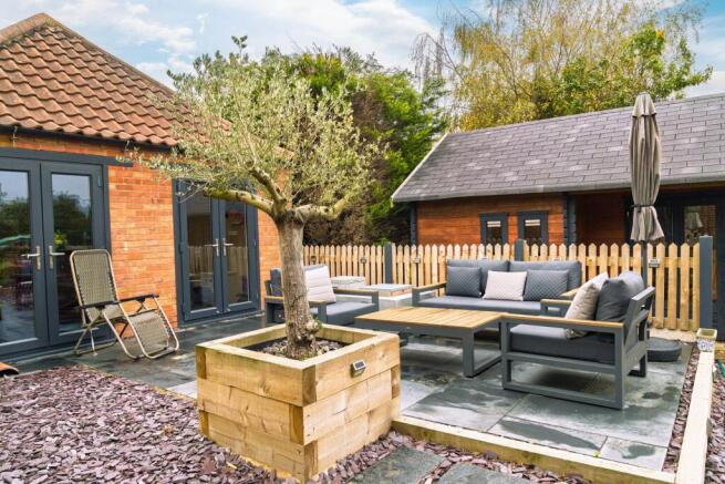 Enclosed rear patio area