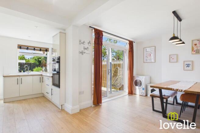 3 bed Semi-Detached for sale Image 6