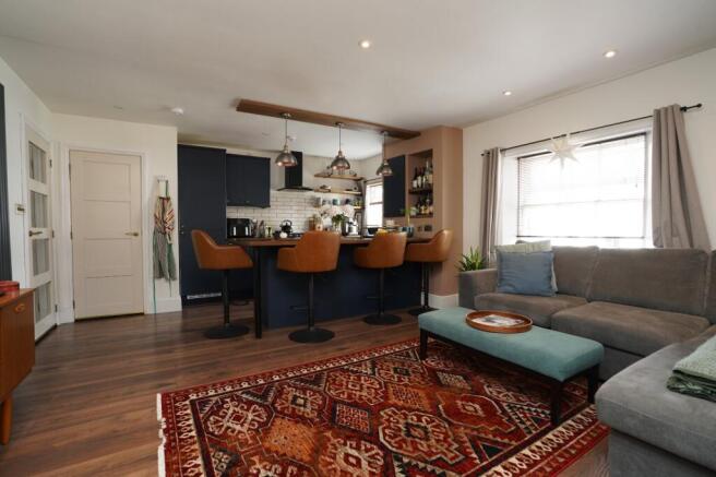 2 bed Apartment for sale Image 12