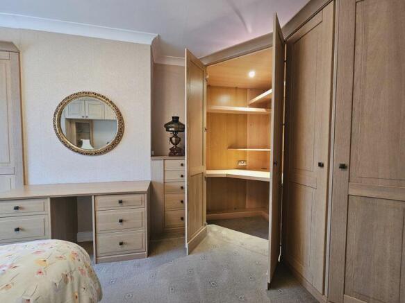 Built-in Desk Area