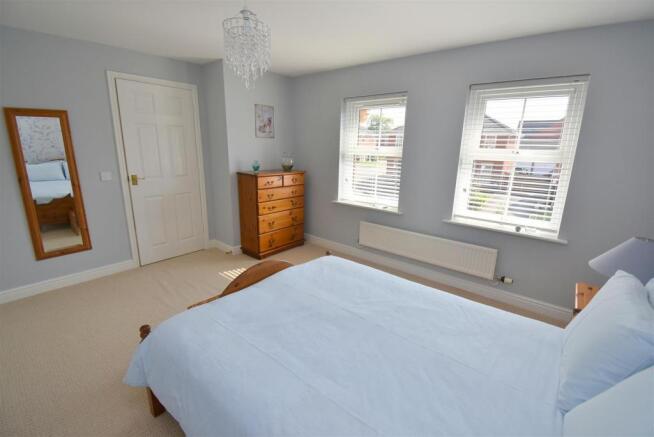 BEDROOM.JPG