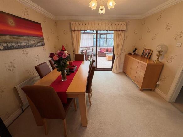 4 bed Detached for sale Image 11