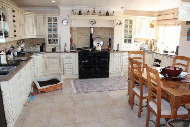KITCHEN/DINER