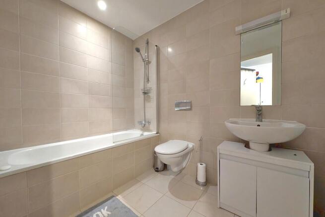 2 bed Apartment for sale Image 9